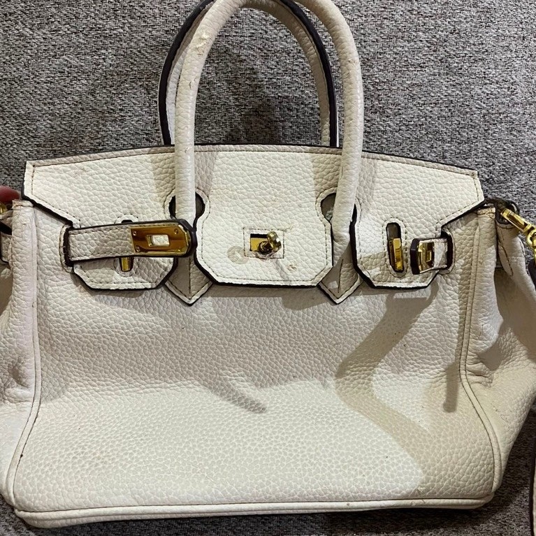 PRELOVED TAS PUTIH