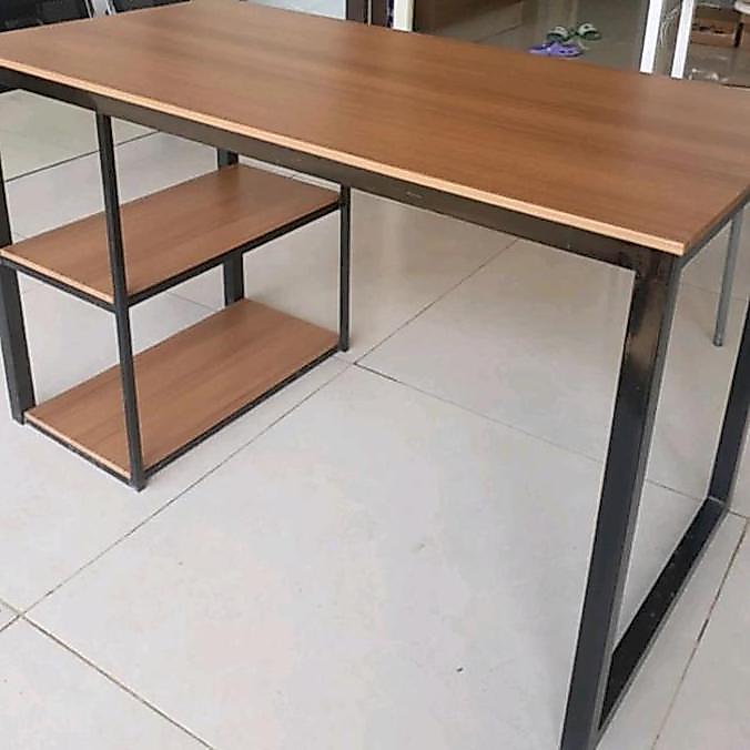 Meja kerja uk 70x120cm tinggi 75cm ada 2rak samping