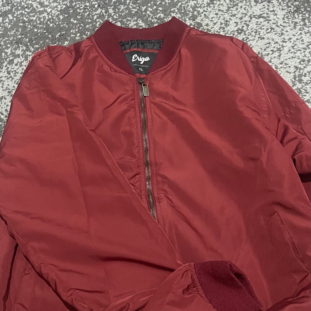 Jaket Bomber / Bomber Jacket Erigo Warna Merah Ukuran XL - Preloved