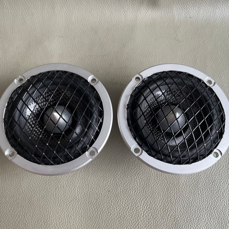 Midrange Vox Research Carbon series