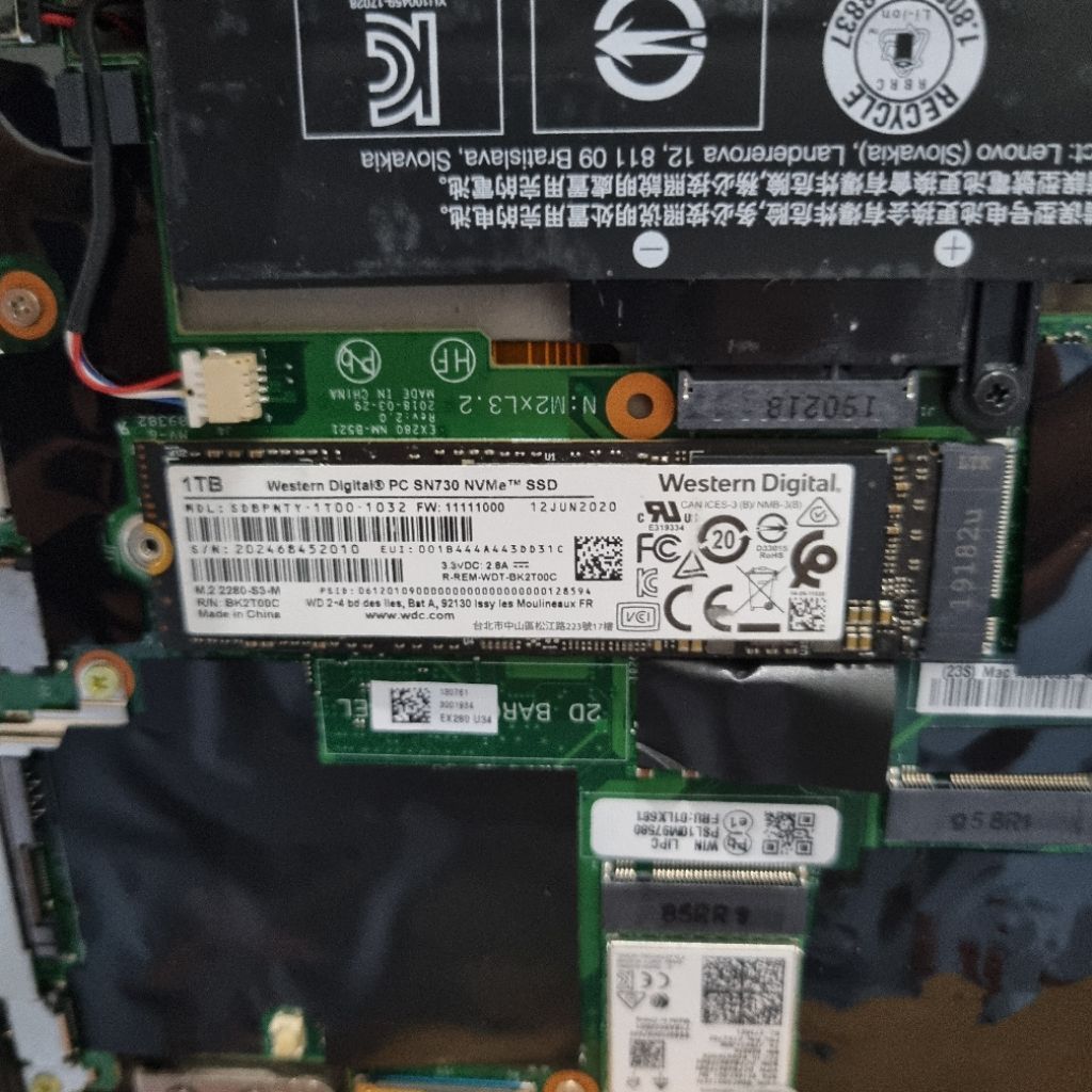 ssd nvme 1tb kesehatan 99% merk WD sn730