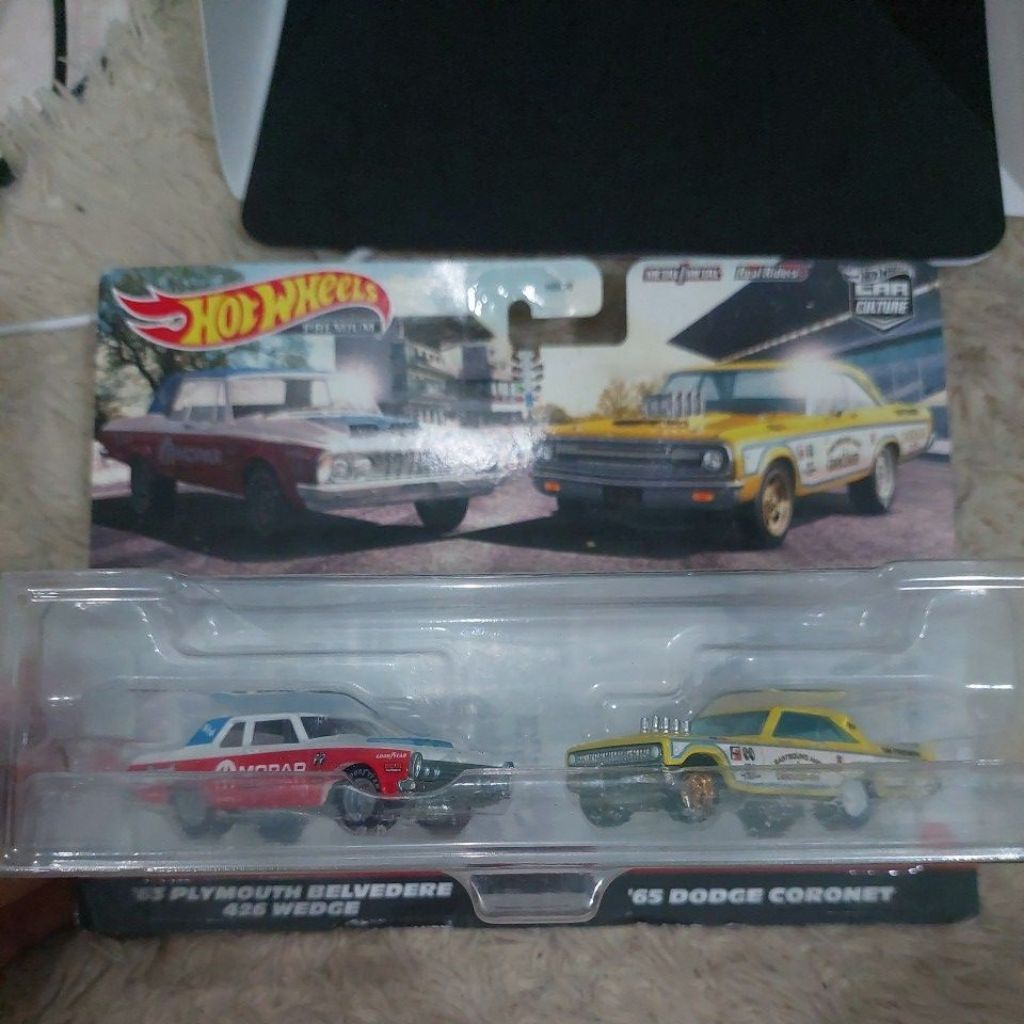 Hot Wheels Two Twin Pack Plymouth Dodge