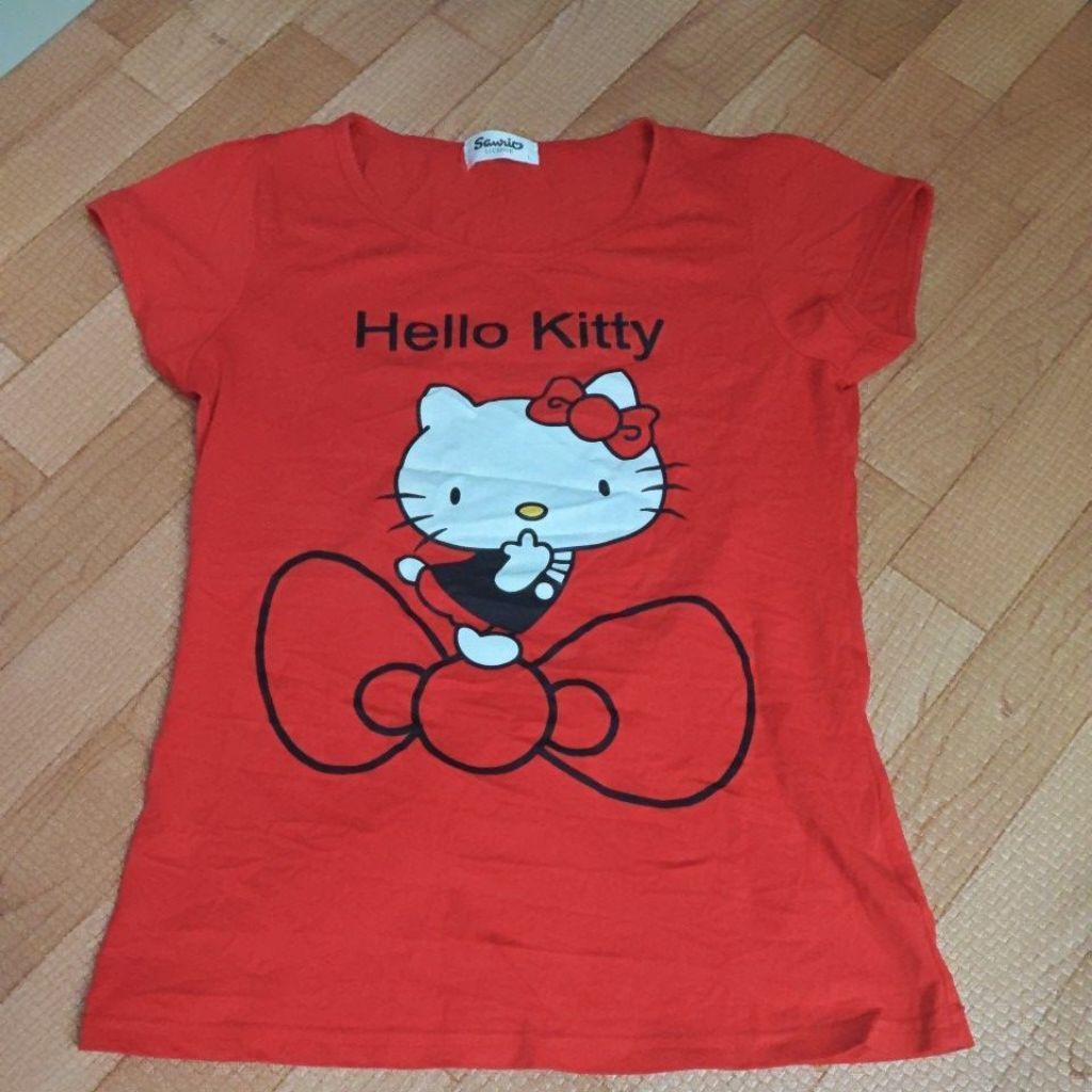 PRELOVED BAJU KAOS KIDS GIRL SANRIO HELLO KITTY 7 TAHUN