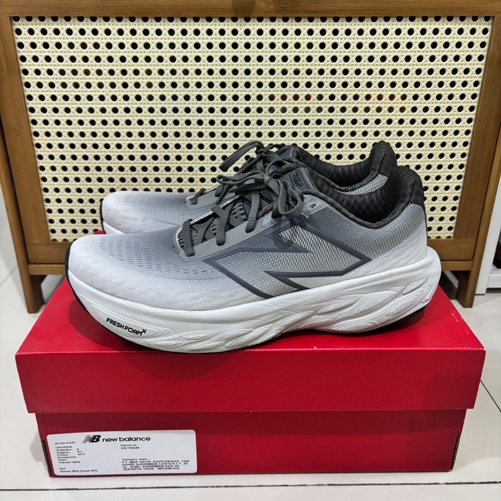 Sepatu Lari Pria Running Shoes New Balance NB 1080 v14 Greyday Second Preloved Bekas Original 100%