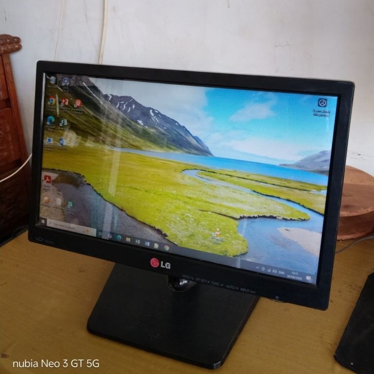 BEKAS NORMAL SEPERTI BARU Monitor LED LG 16 Inch 16EN33S-B