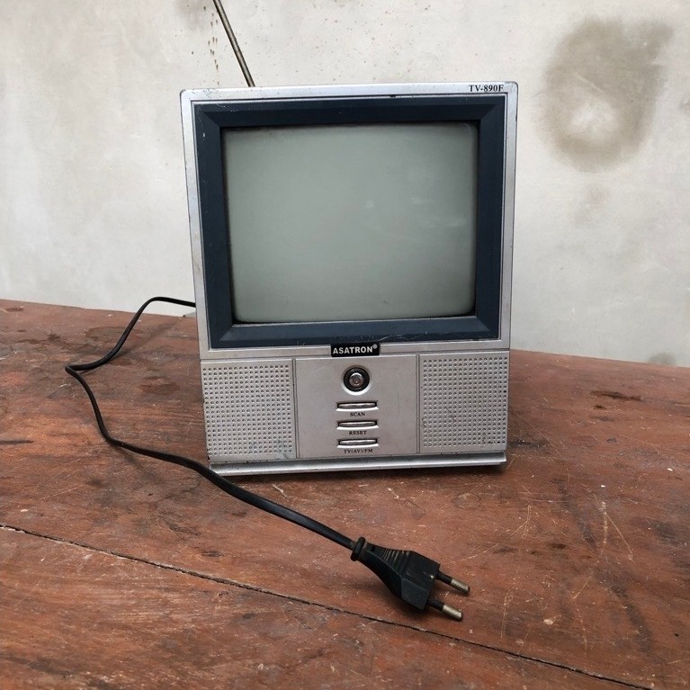 Pajangan tv mini jadul 80an