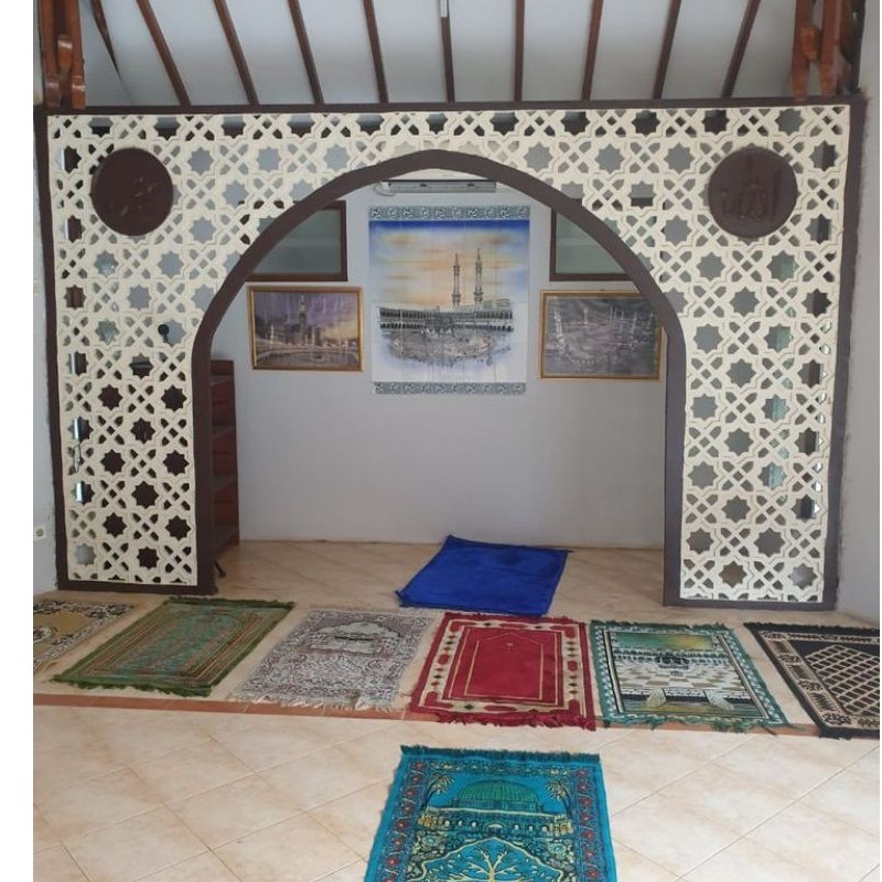 Krawangan Islami Masjid Mihrab