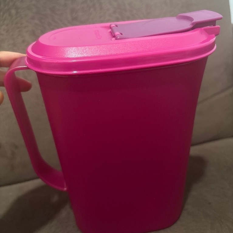 Tupperware fridge jug 2L Tupperware New
