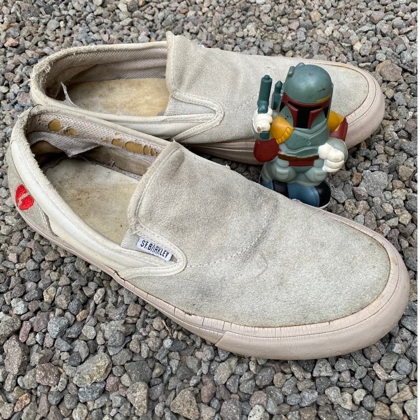 SEPATU SAINT BARKLEY SLIP ON BROKEN HEARTS SIZE 42