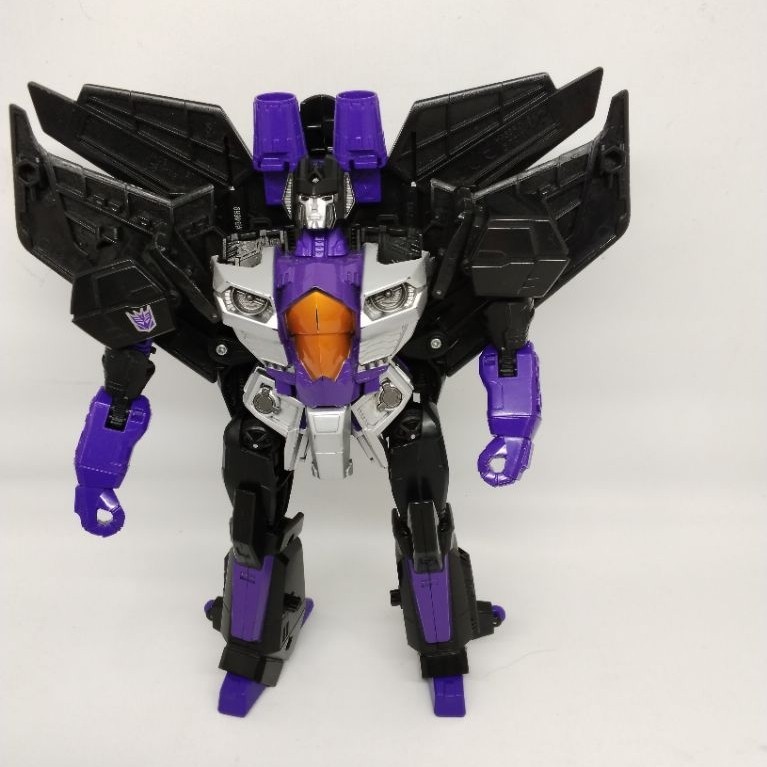 Transformers Generations Combiner Wars Leader Class Skywarp.