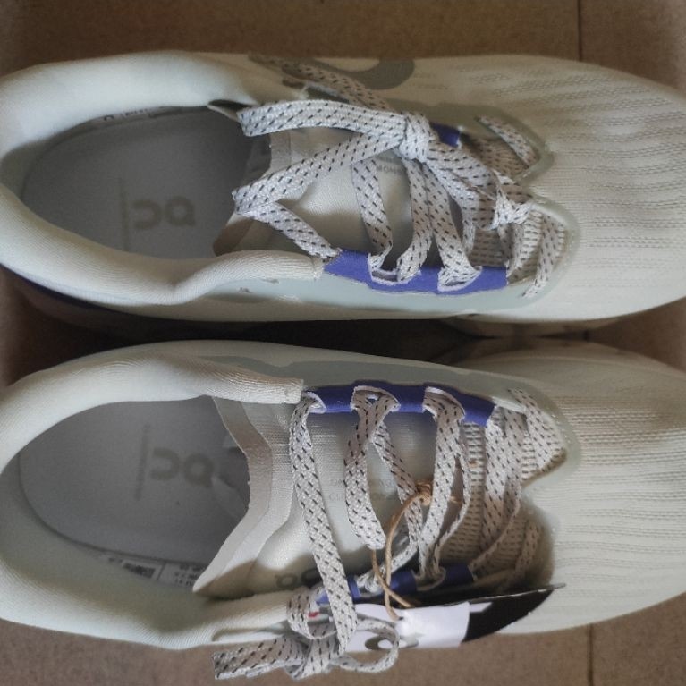 Sepatu On Cloud Running