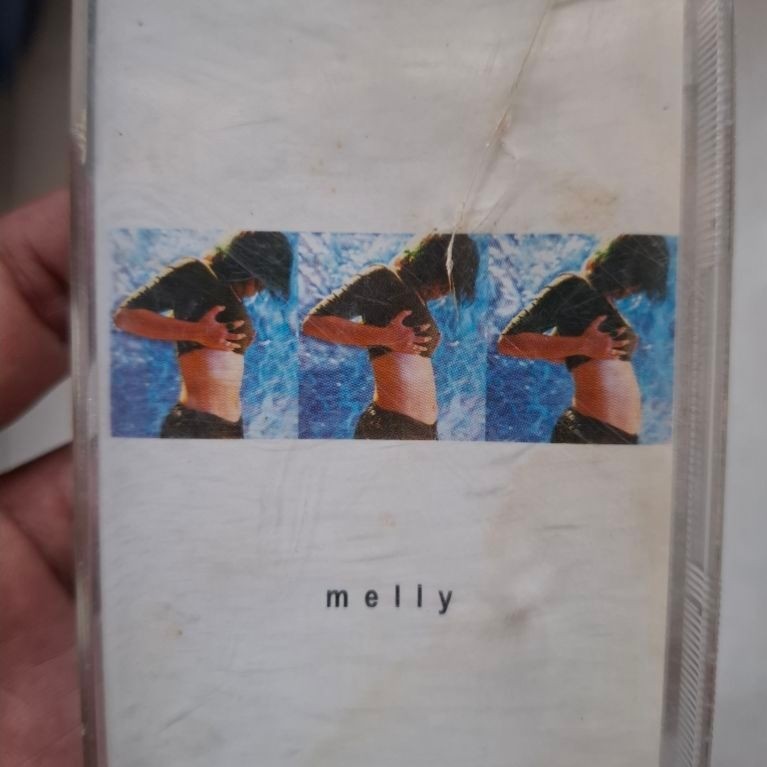 Kaset Melly Goeslow