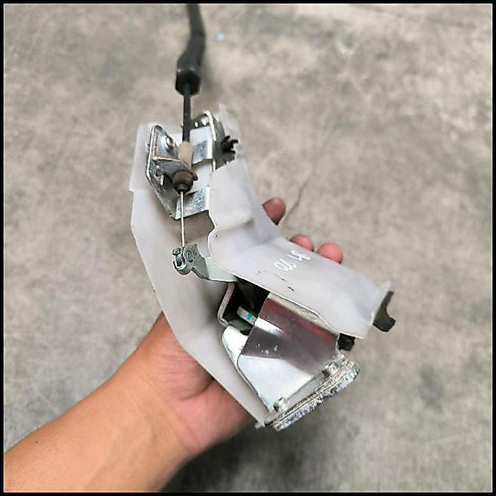 HOT DEAL DOORLOCK DOOR LOCK PLUS SELING PINTU GESER PSD SLIDING DOOR BELAKANG KANAN / KIRI NISSAN SE