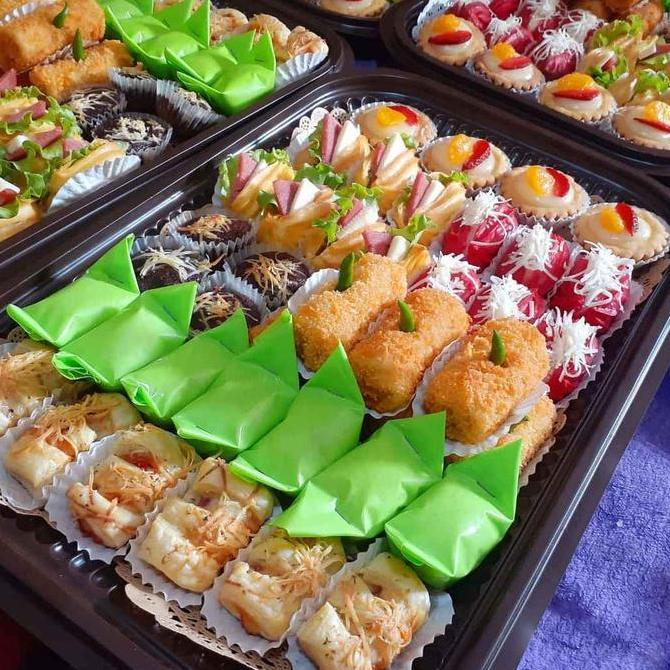 paket kueh basah/jajanan pasar/kueh nampan/kueh tradisional