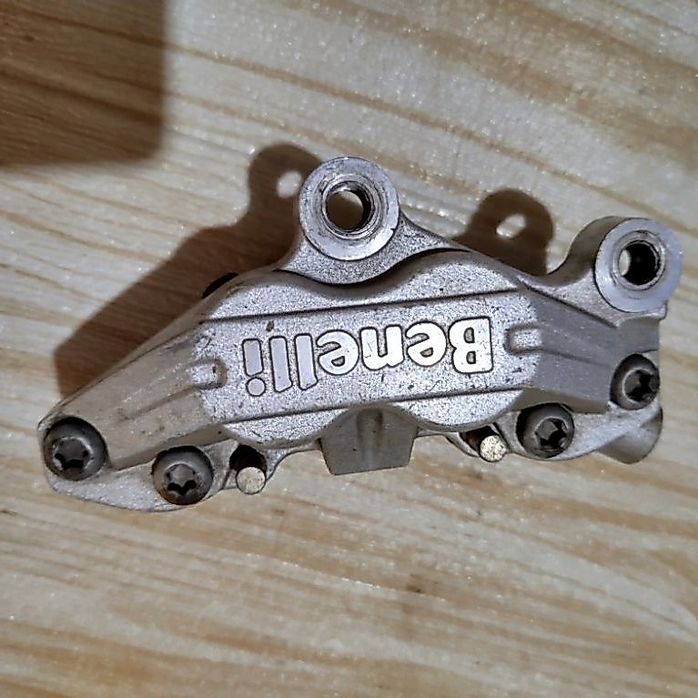 Kaliper moge axial Benelli Original