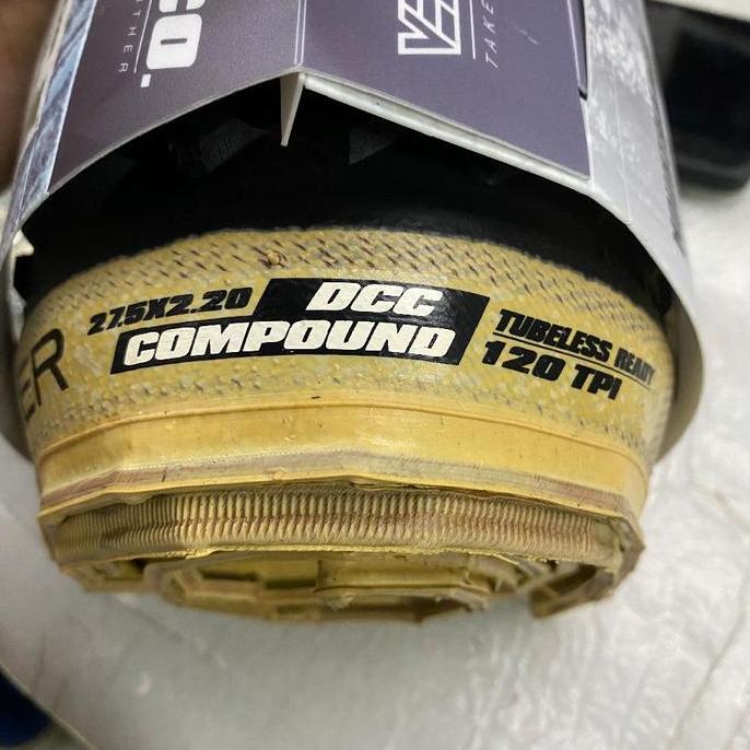 Promo VeeTireCo RAIL TRACKER 27.5 x 2.20 55-584 Tubeless Ready Skinwall Synthesis TLR 120 TPI FB 615
