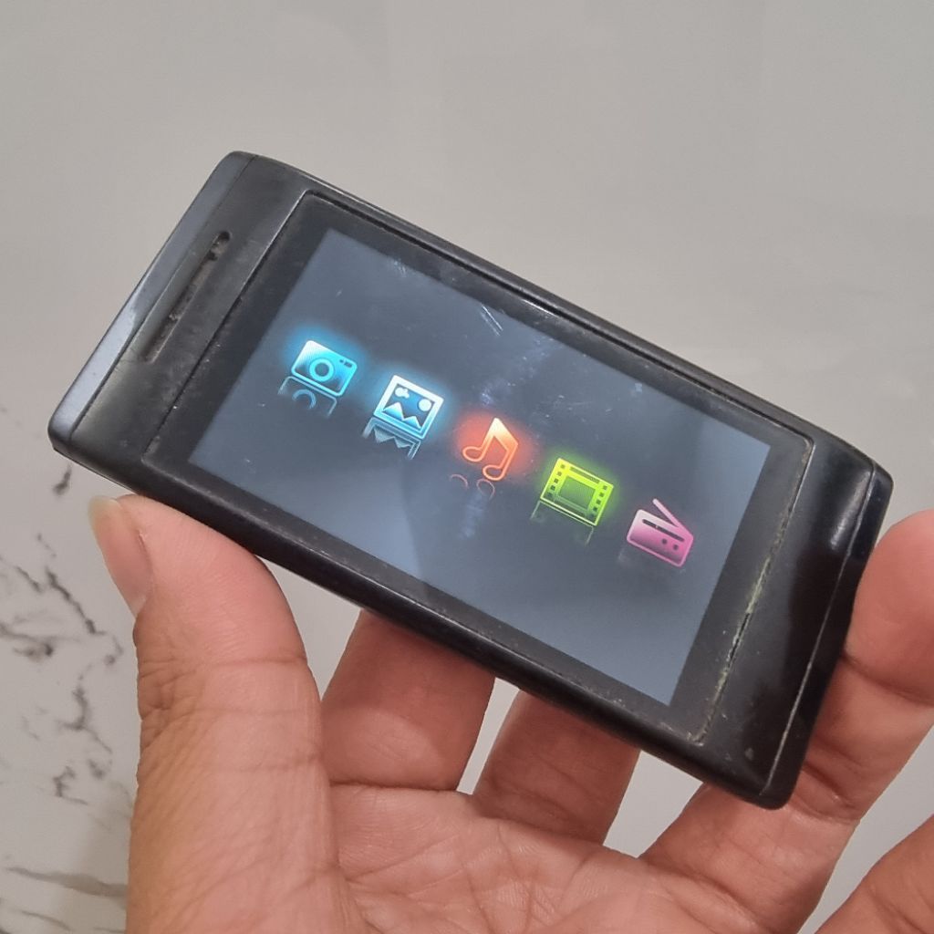 SONY ERICSSON AINO U10i , WARNA HITAM