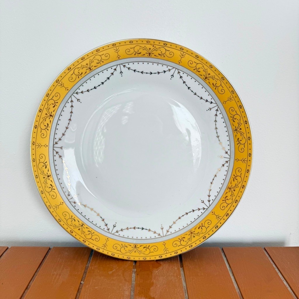 Piring Vicenza Motif Elegan