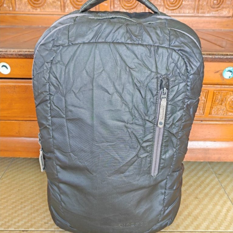 Tas Ransel laptop Incase (preloved)