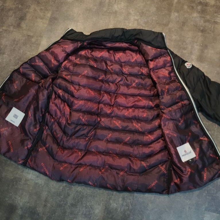 Jaket Bulang Moncler Down monogram