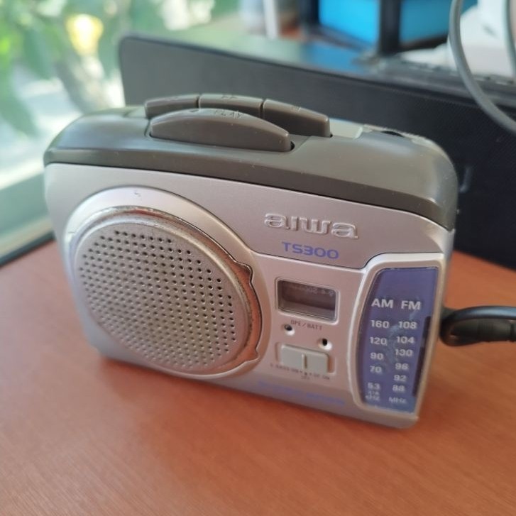 Aiwa HS-TS300 pemutar kaset (walkman)