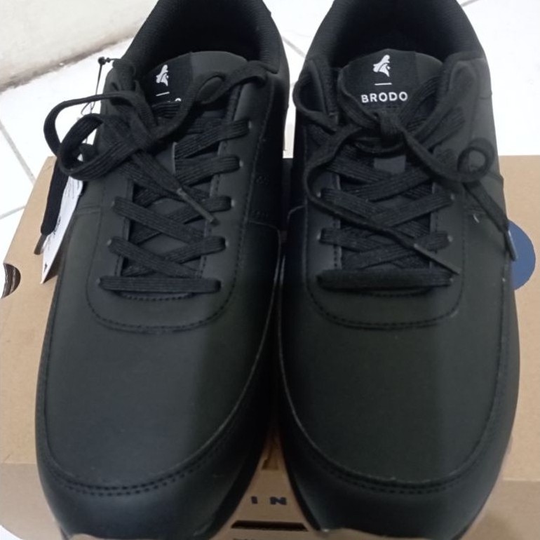 Sepatu sneaker Pria Casual formal sepatu kerja Black By Brodo  original