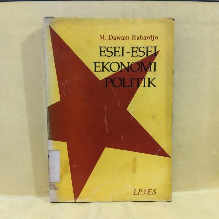 Esai esai ekonomi politik