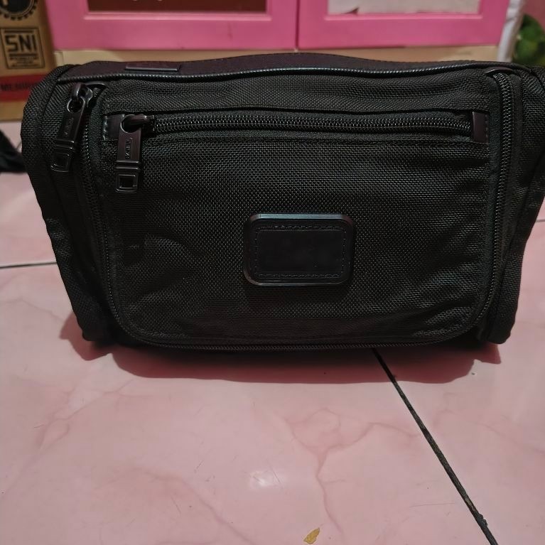 clutch handbag Tumi original