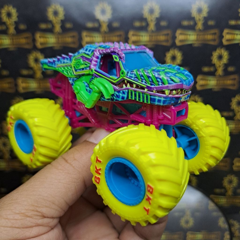99% LOOSE MONSTER JAM LOOSE MONSTER JAM THUNDERROARUS STABILO MONSTER JAM 1:64 MONSTER JAM KOLPRI KO