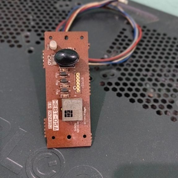 Tombol Power dan Sensor Remote Tip Deck Polytron Big Band BB 631 K