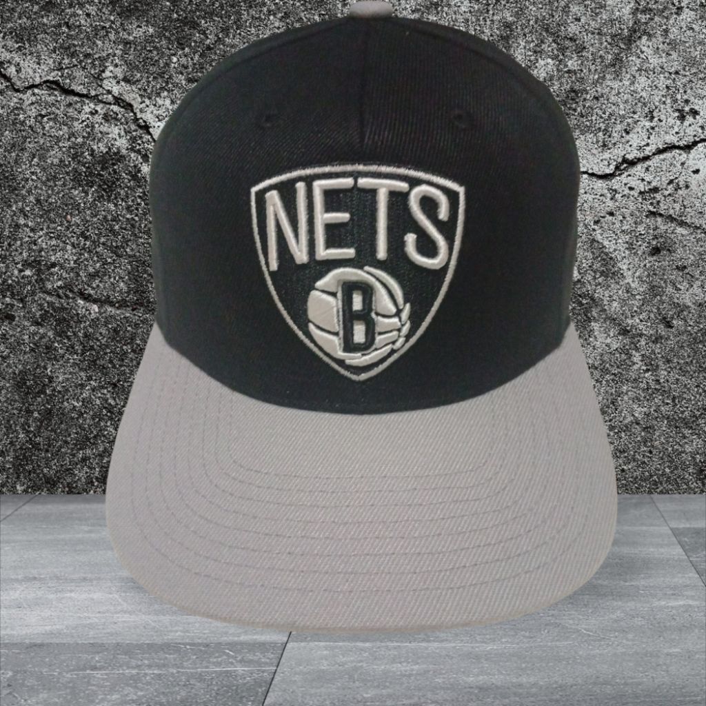 Mitchell & Ness Brooklyn Nets Core Basic Black/Grey Adjustable Snapback Hat Cap