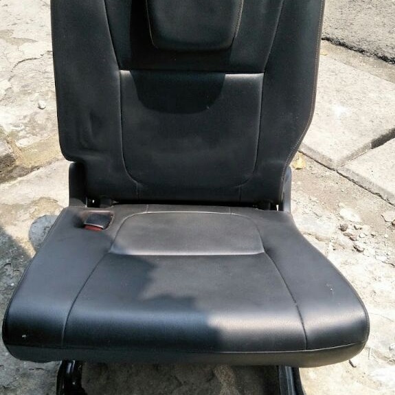 Jok mobil mitsubishi xpander belakang