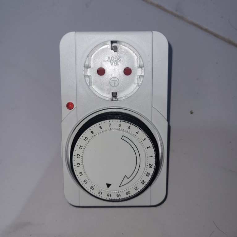 Stop Kontak Timer Kenmaster