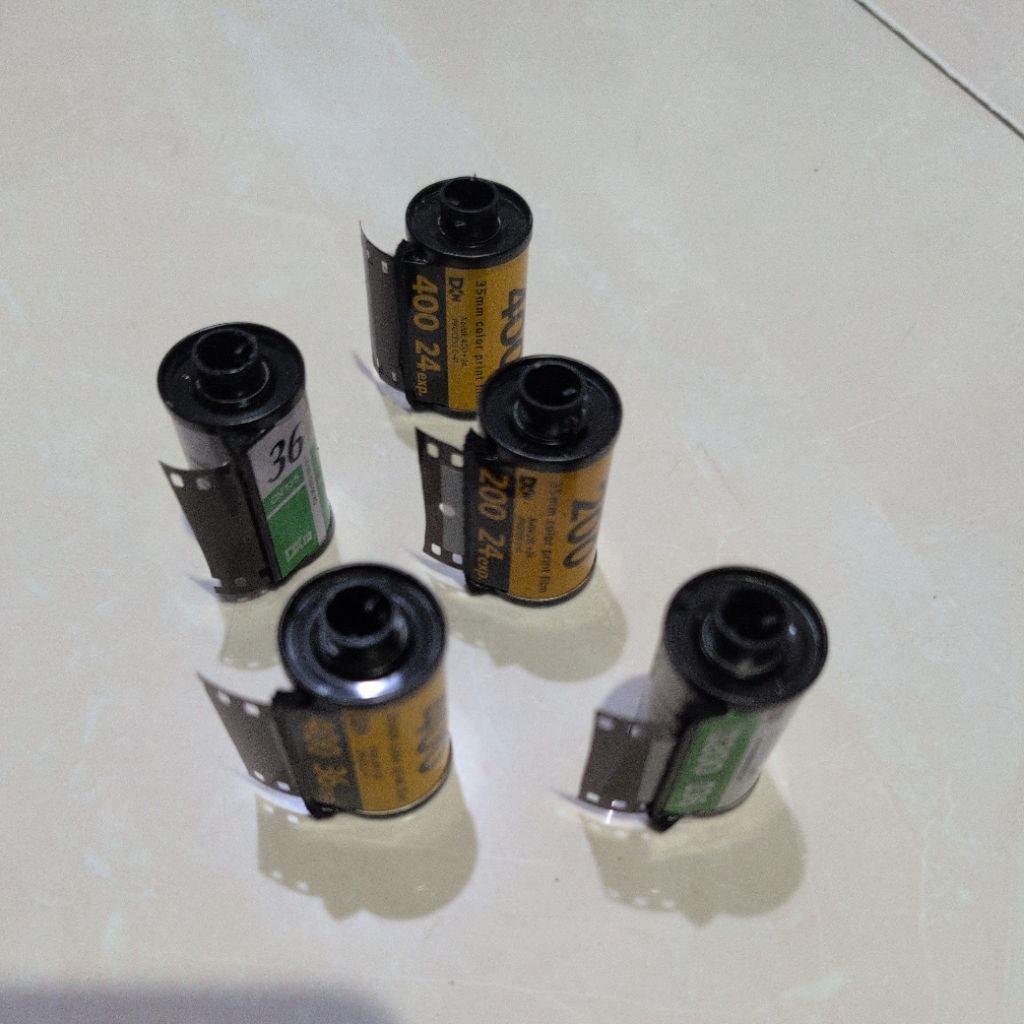 Roll Film Bekas Kondisi Bekas Pakai lidah sudah dibolongin brand Fuji/kodak