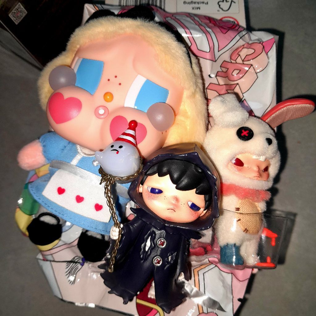 CRYBABY ALICE, HIRONO KILLER BUNNY, GRIM REAPER, PROP BASE baca desk