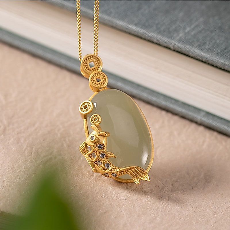 retro hijau giok koi ikan liontin ikan mas betina kalung antik betina