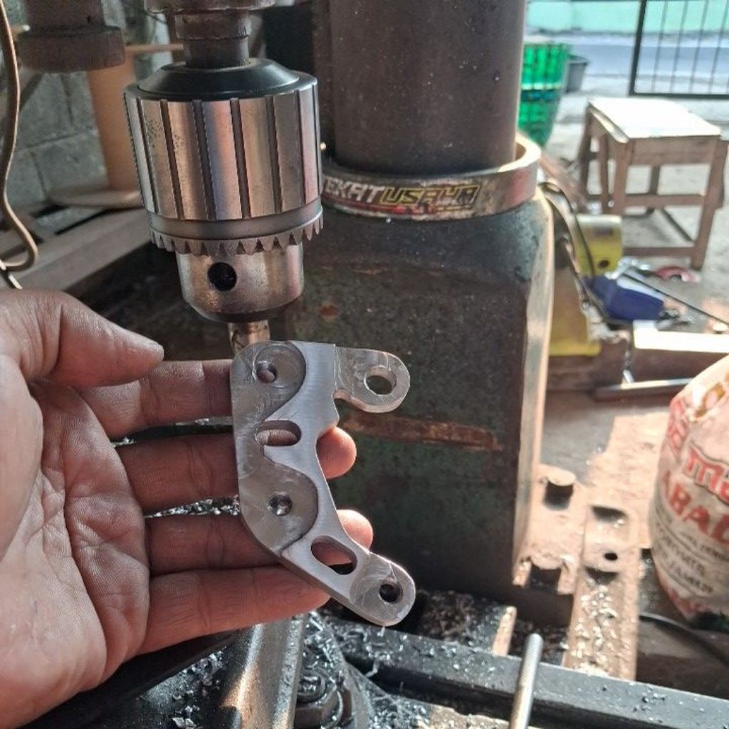 Braket kaliper Original PCX On nex disk 260mm