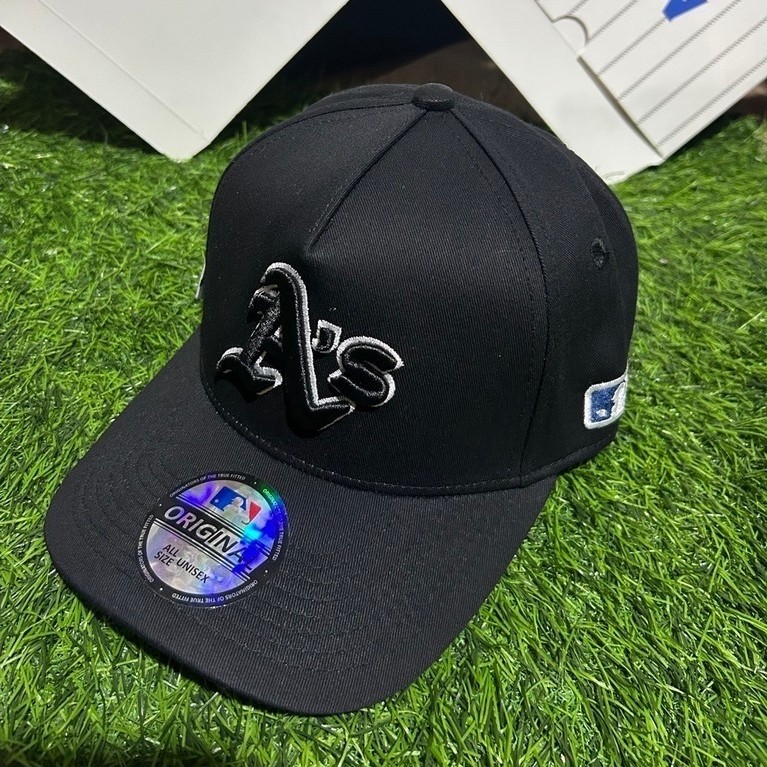 Topi mlb as Baseball cap