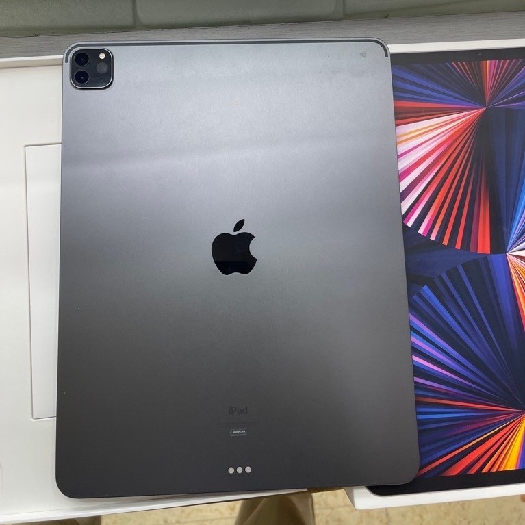 IPAD PRO M1 (2021) 12.9" 256GB wifi Minus ( di deskripsi) ex resmi ibox