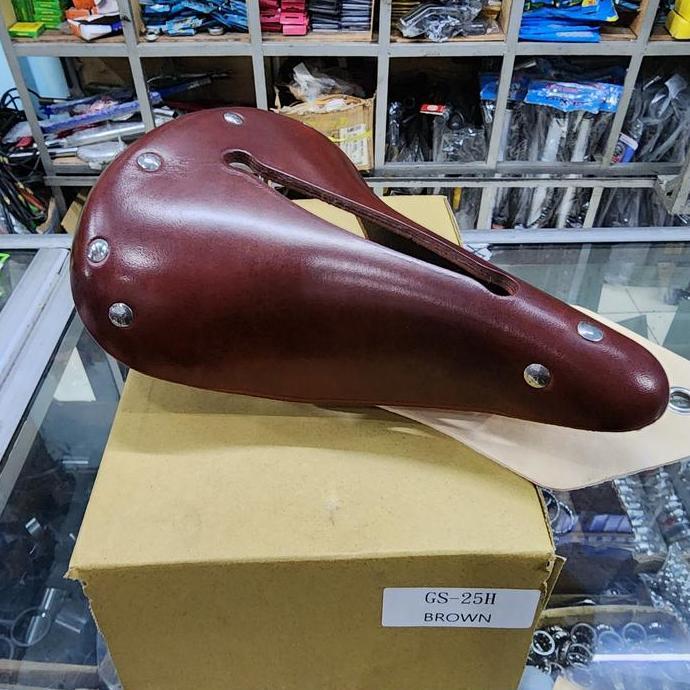 Sadel Gyes Original Kulit Asli Gs 025H Bolong  - Gyes Taiwan
