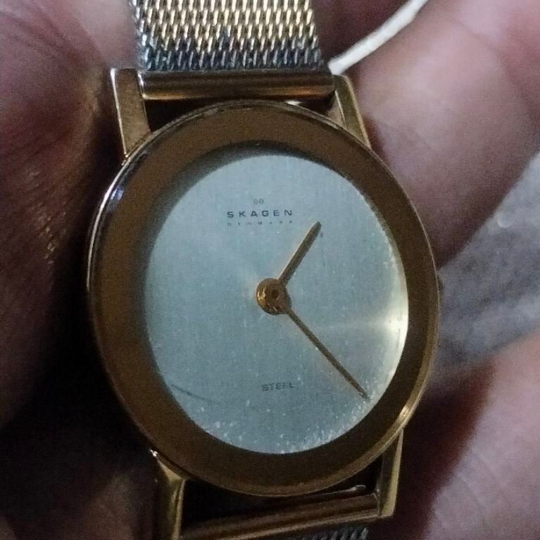 Jam Tangan wanita Skagen Denmark Quartz All Original mulus warna kuning emas