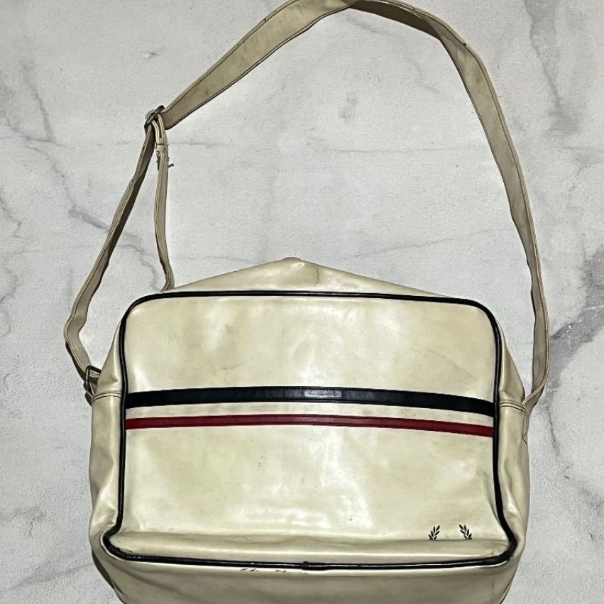 Tas slempang fred perry