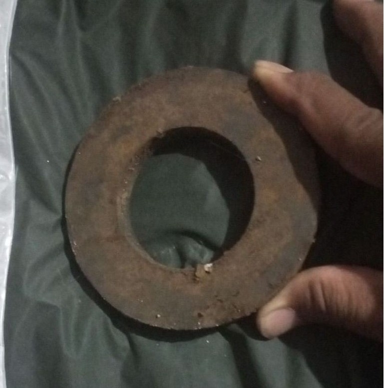 magnet lengket dengan besi bekas speaker