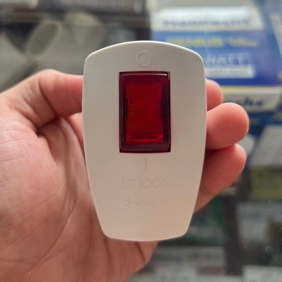 STEKER LAMPU SAKLAR UTICON