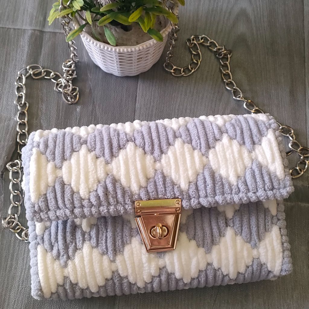 Tas Rajut Kanvas