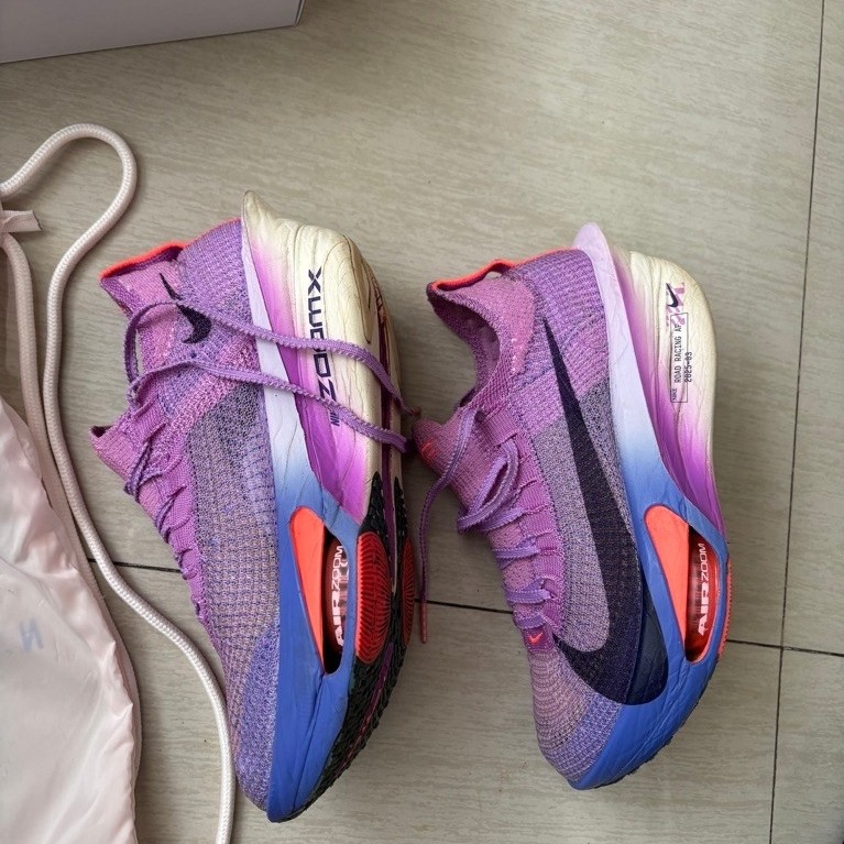 sepatu lari alphafly 3 wanita preloved