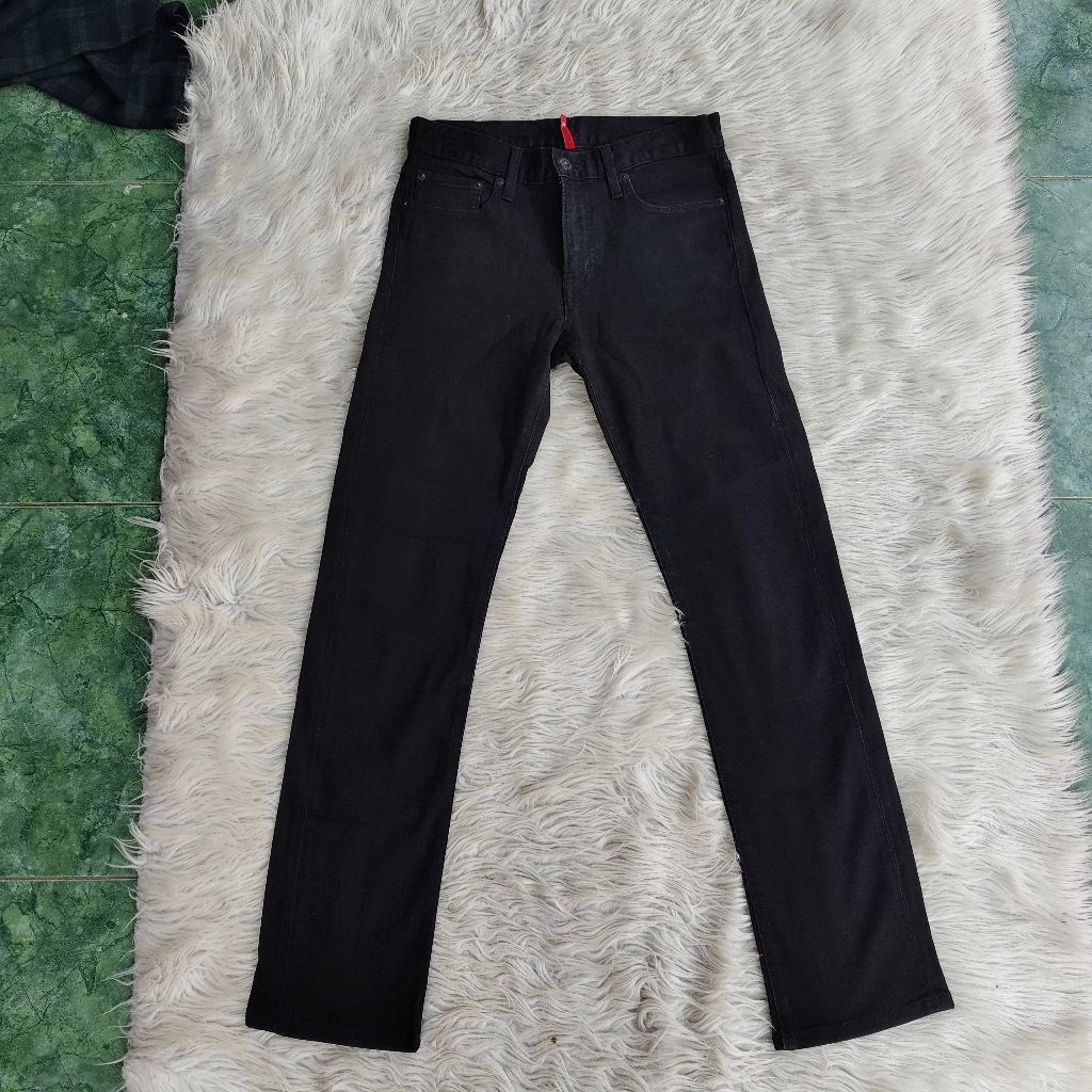 Uniqlo S001 Slim Straight Jeans