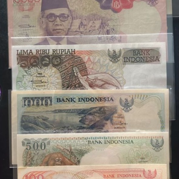 Duit lama tahun 1992 satu set 100-20000