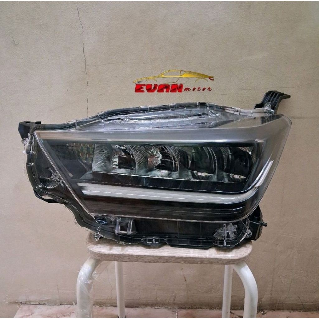 Headlamp lampu depan Daihatsu ayla tahun 2023 2024 2025