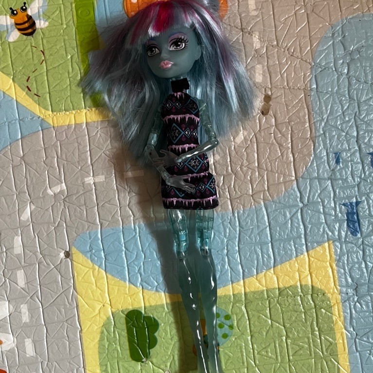 monster high create a monster ice girl minus ada noda di kepala